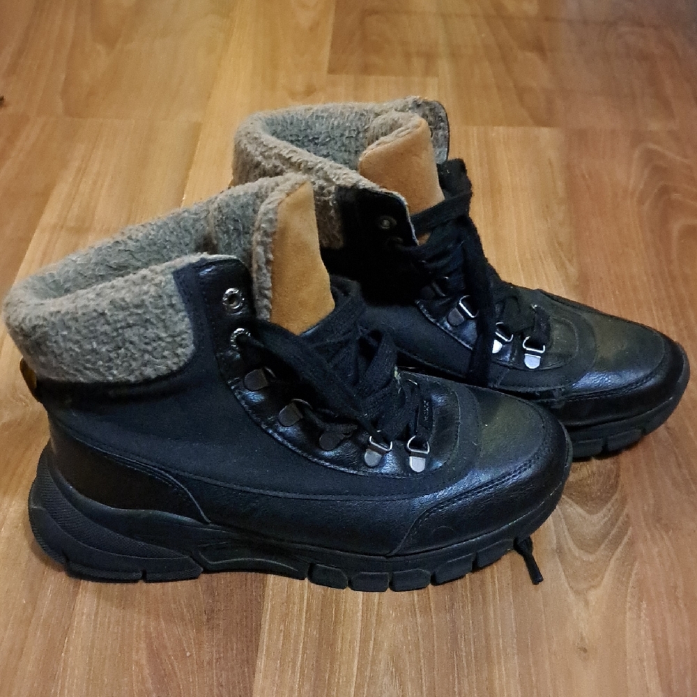 Mexx Black and Tan Winter Boots